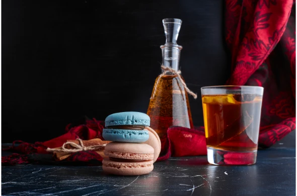 macarons-con-una-copa-de-glintwine Aromas de perfumes arabes gourmand